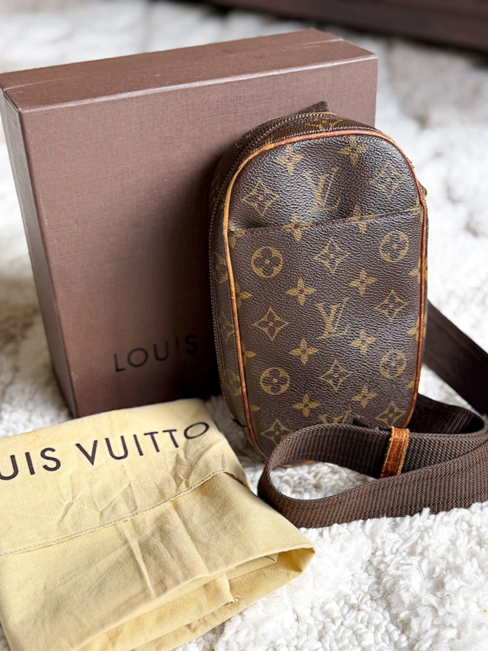 Louis vuitton mens womens monogram sling crossbody pochette gange bag + box